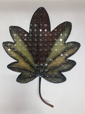 Decorative Metal Leaf Wall Accent  Decor